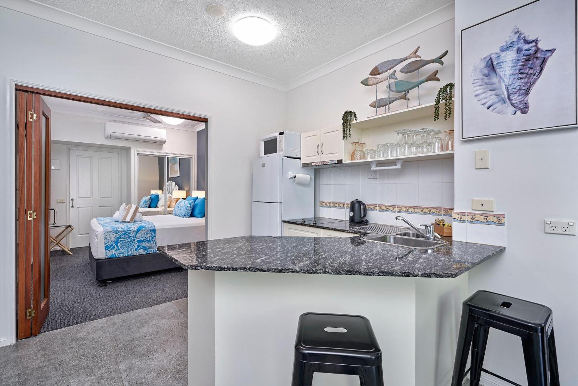 Alassio Apartments With Direct Pool Access Palm Cove Oda fotoğraf