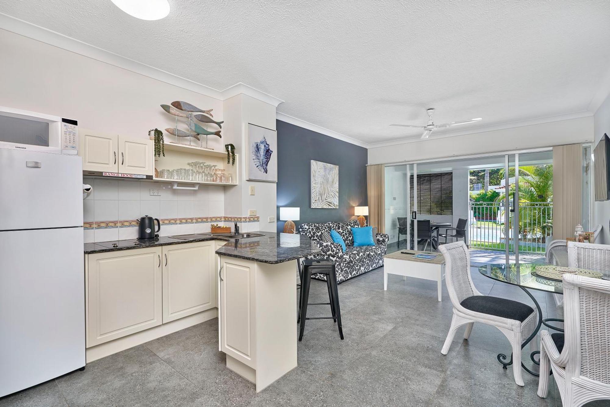 Alassio Apartments With Direct Pool Access Palm Cove Oda fotoğraf