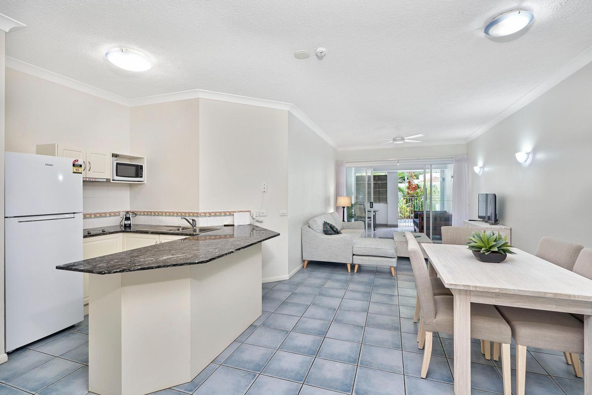 Alassio Apartments With Direct Pool Access Palm Cove Oda fotoğraf