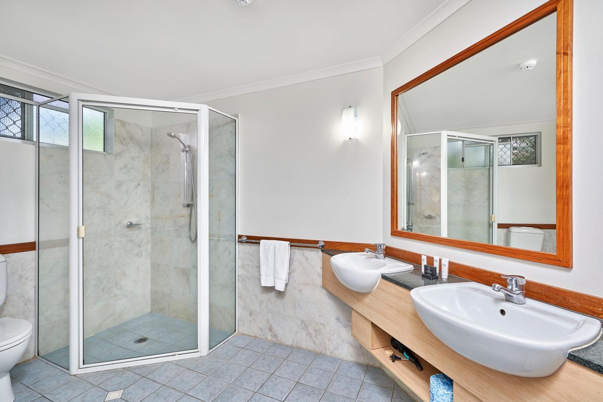 Alassio Apartments With Direct Pool Access Palm Cove Oda fotoğraf
